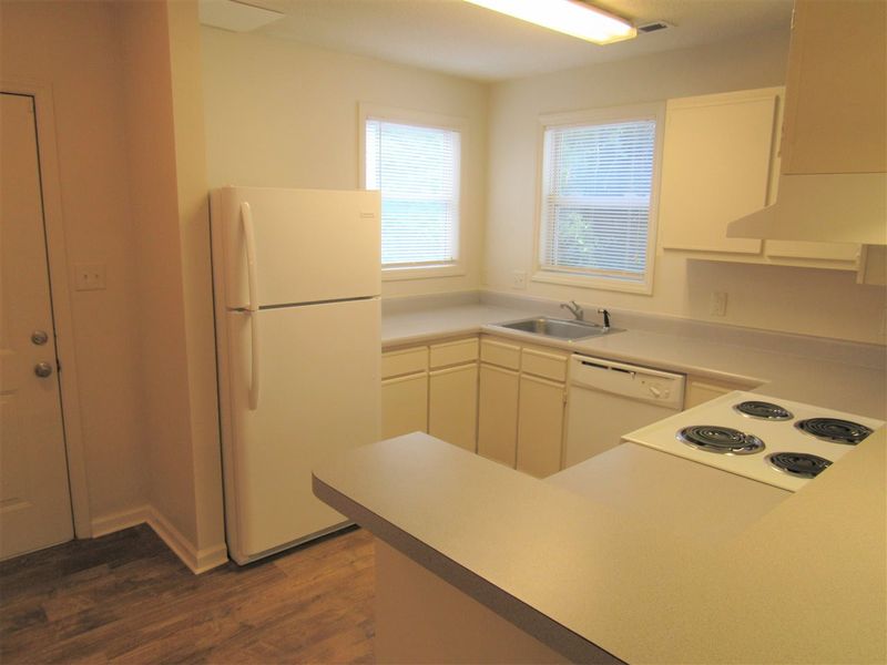 1130 Carlton Ave #102, Raleigh, NC 27606