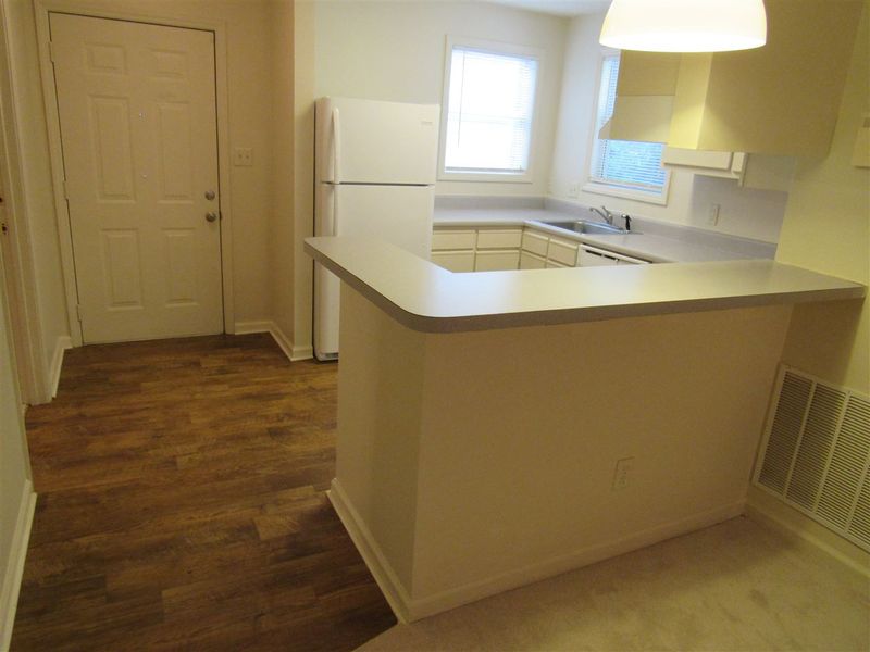 1130 Carlton Ave #102, Raleigh, NC 27606