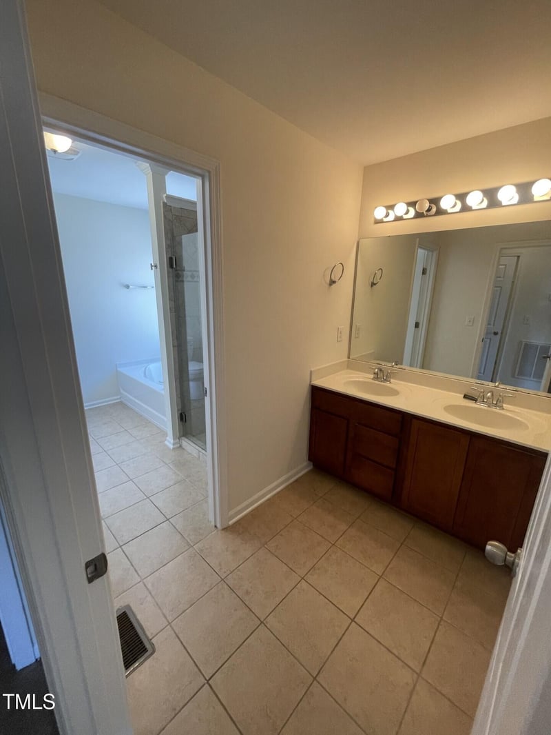 1130 Renewal #100, Raleigh, NC 27603