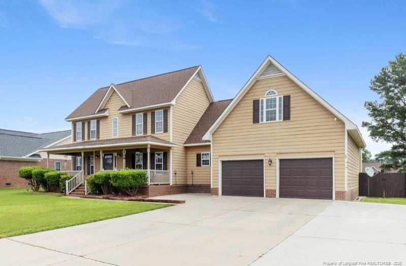 1131 Curry Ford Dr, Fayetteville, NC 28314