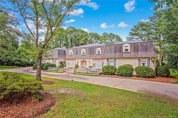 1131 Offshore Dr, Fayetteville, NC 28305