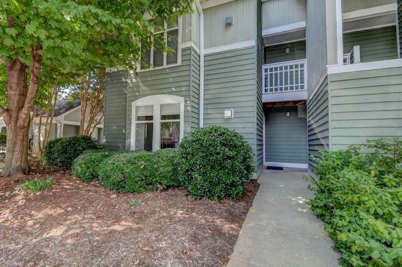 1131 Parkridge Ln #103, Raleigh, NC 27605