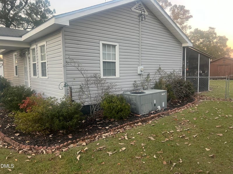 1131 Us Hwy 701 South Hw, Four Oaks, NC 27524