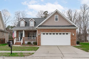 1132 Crystalwater Dr, Fuquay Varina, NC 27526