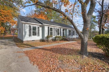 1132 Landau Rd, Fayetteville, NC 28311