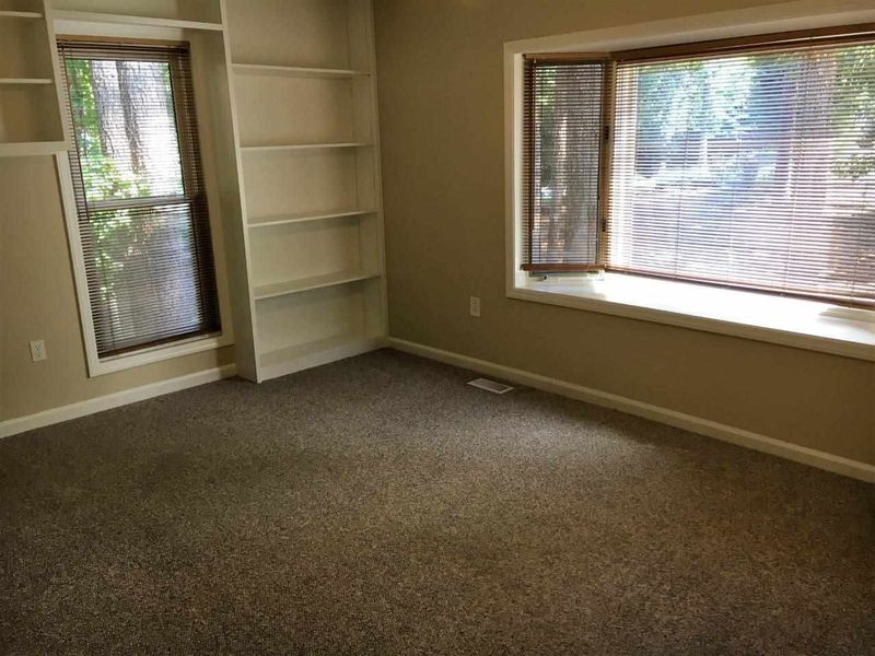 1132 Saxony Dr, Durham, NC 27707