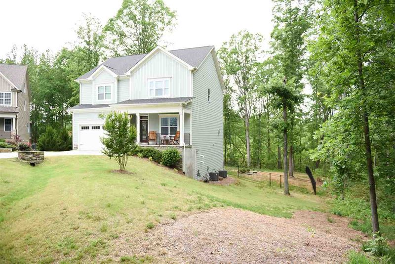 1132 Whitecroft Dr, Raleigh, NC 27603