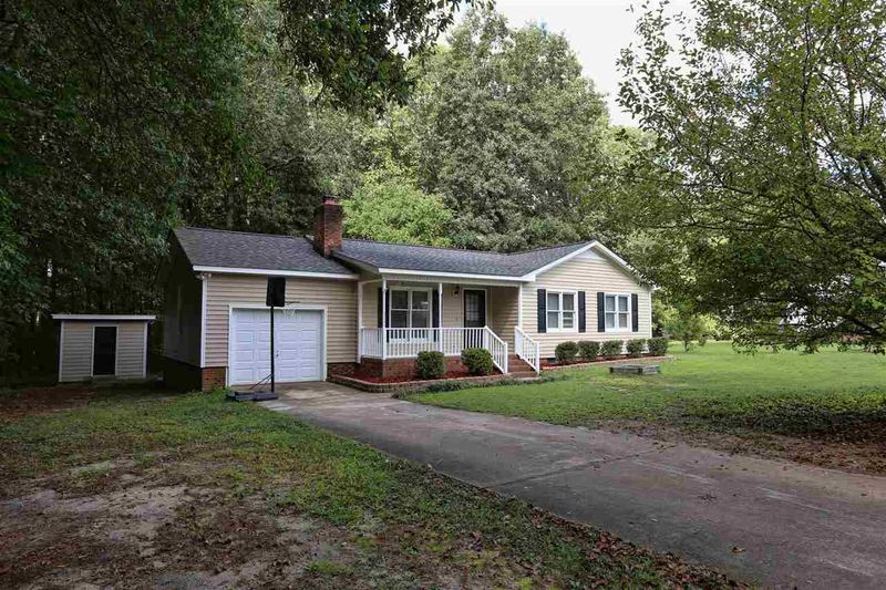 1133 Robinfield Dr, Raleigh, NC 27603