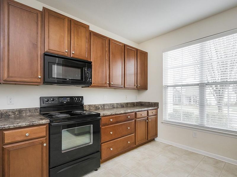 1135 Kelso Ln, Burlington, NC 27215