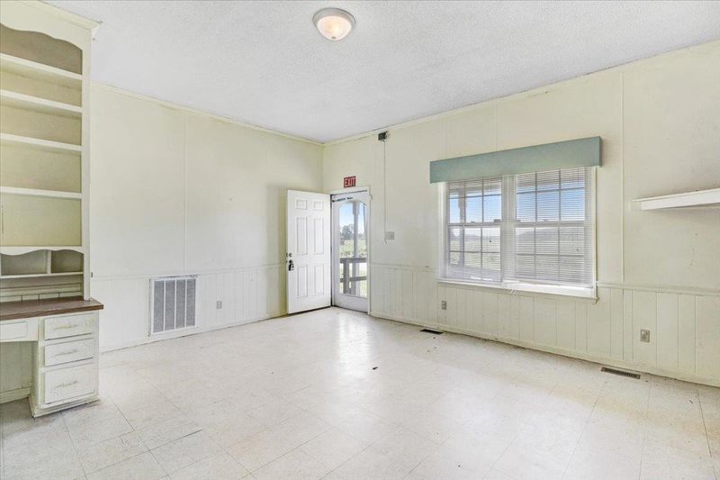 1136 Buffalo Rd, Smithfield, NC 27577