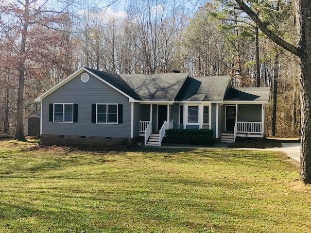 1136 Deep Canyon Dr, Clayton, NC 27520