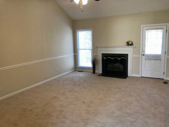 1136 Deep Canyon Dr, Clayton, NC 27520