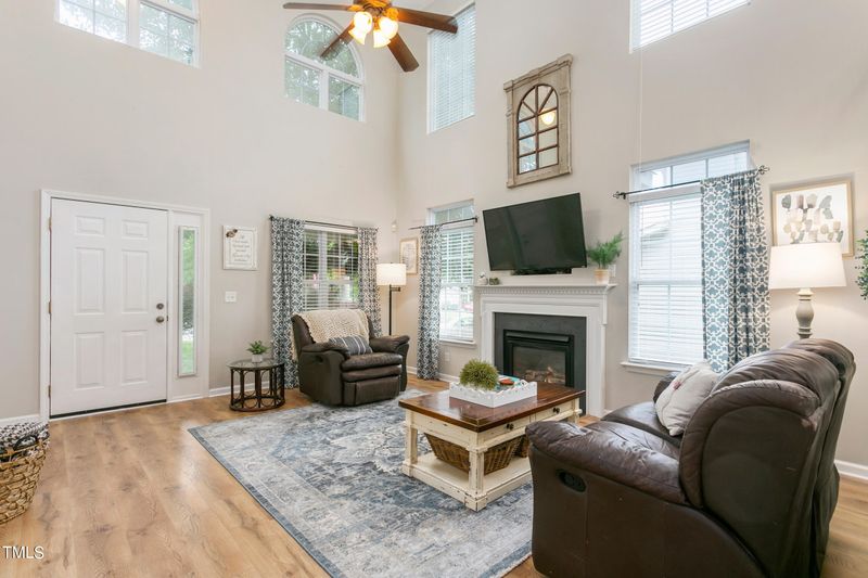 1136 Fieldstone Dr, Mebane, NC 27302