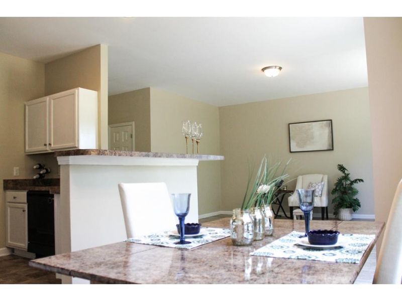1136 Maple Ridge Dr, Burlington, NC 27217