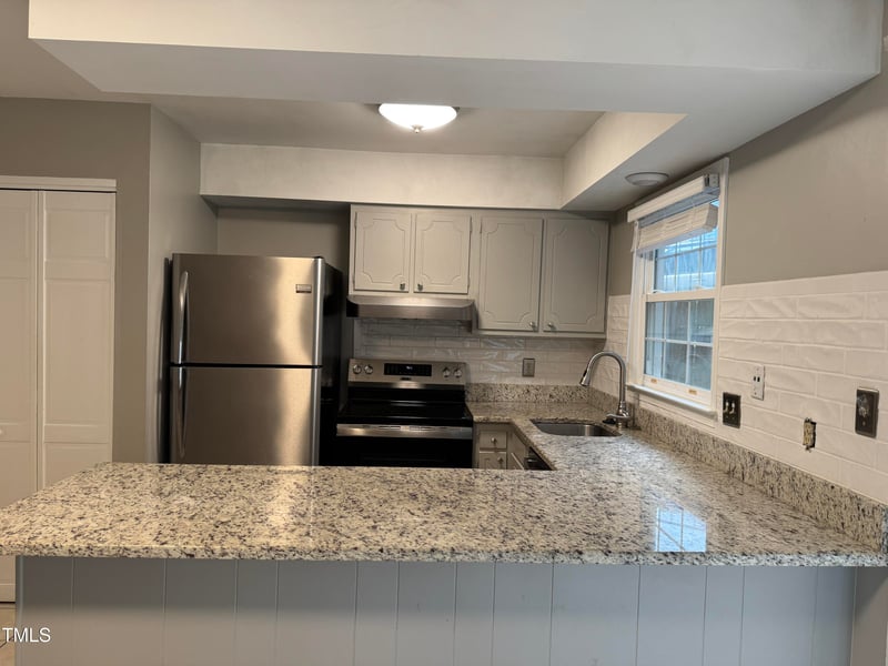 1136 Nottingham Cir, Cary, NC 27511