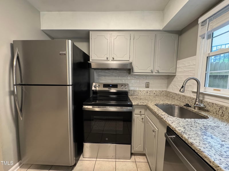 1136 Nottingham Cir, Cary, NC 27511