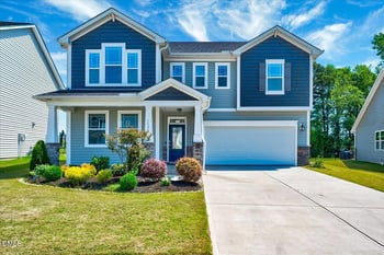 1136 Quindell Dr, Holly Springs, NC 27540