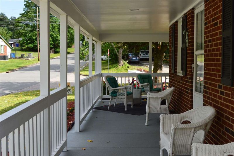 1137 Landon St, Durham, NC 27703