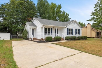 1137 Spruce Dr, Zebulon, NC 27597