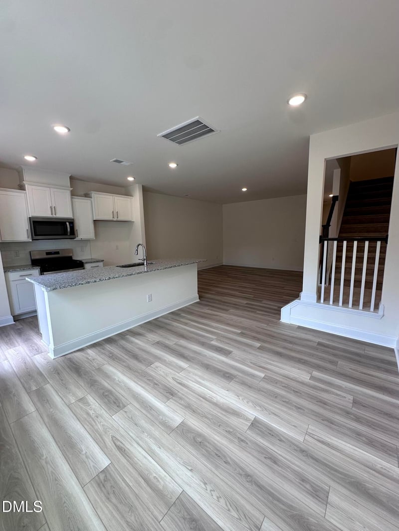 1137 Tembrook Dr, Mebane, NC 27302