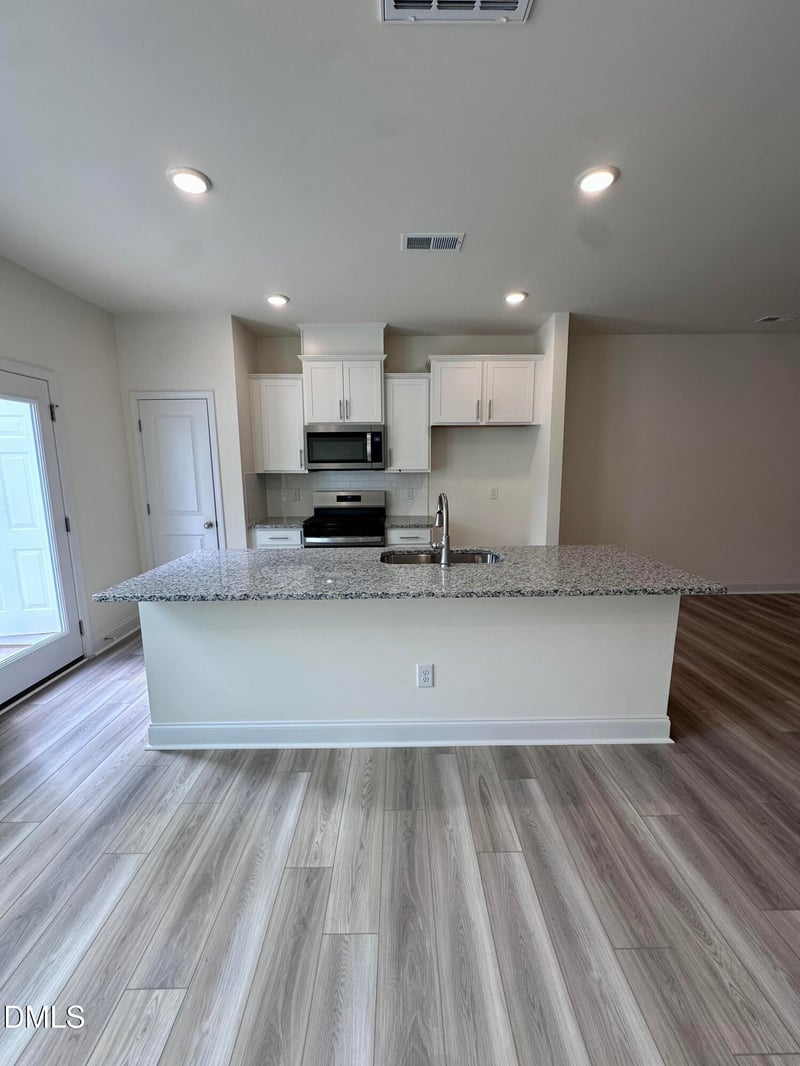 1137 Tembrook Dr, Mebane, NC 27302
