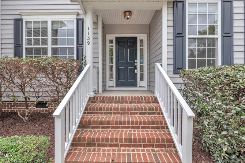1139 Grogans Mill Dr, Cary, NC 27519