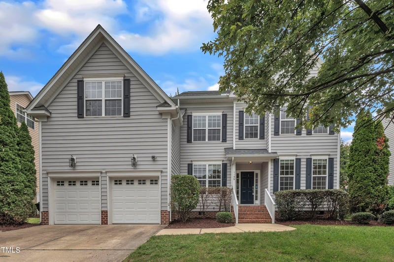 1139 Grogans Mill Dr, Cary, NC 27519