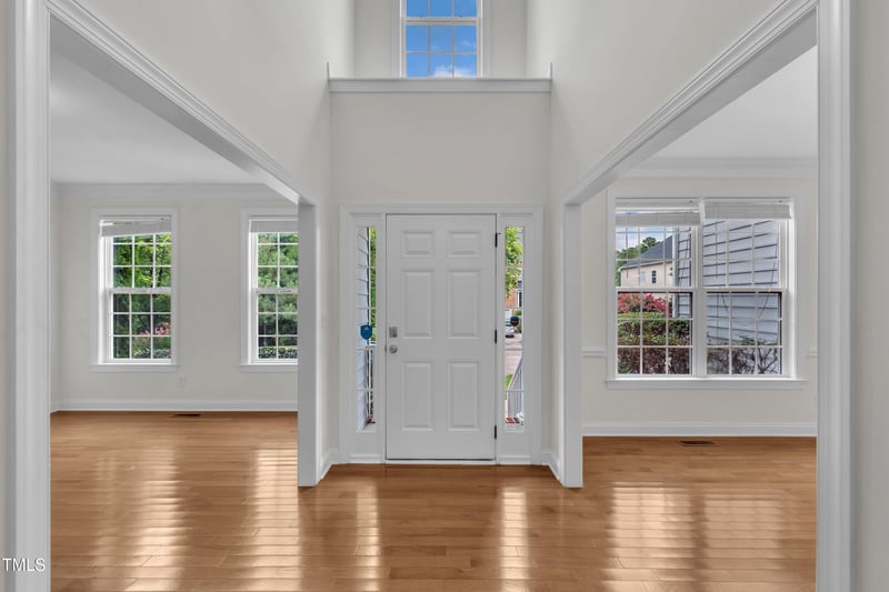 1139 Grogans Mill Dr, Cary, NC 27519