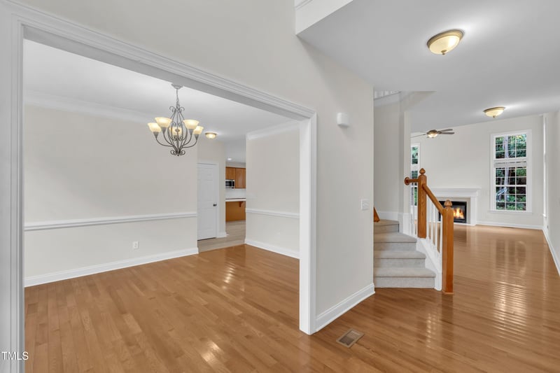 1139 Grogans Mill Dr, Cary, NC 27519