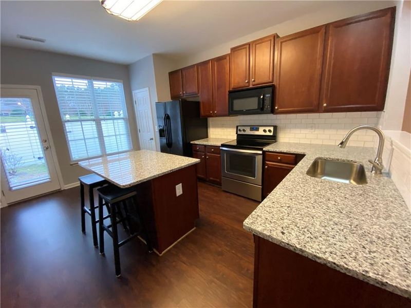 1139 Kelso Ln, Burlington, NC 27215