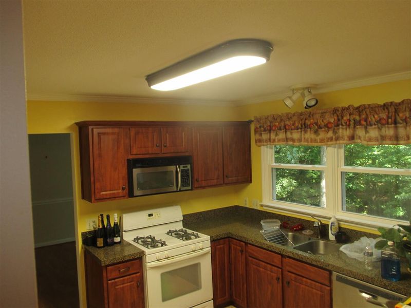 114 Appomattox Rd, Cary, NC 27513