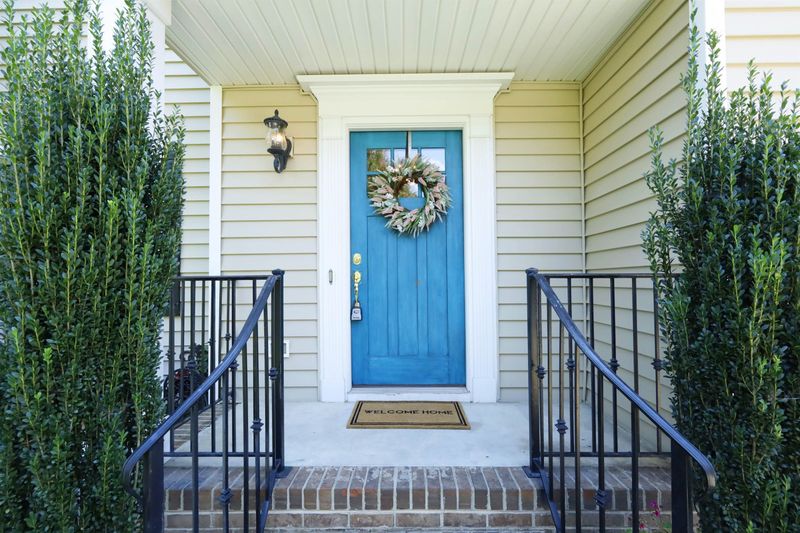 114 Ayelsford Dr, Cary, NC 27518