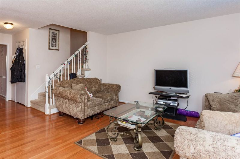 114 Barbary Ct, Cary, NC 27513