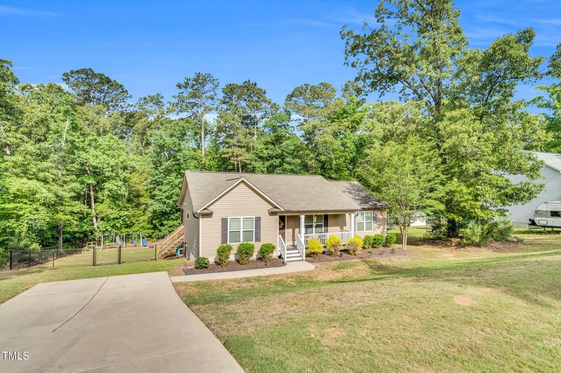 114 Cherryhill Dr, Four Oaks, NC 27524