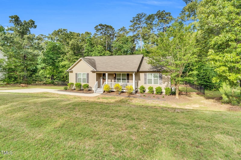 114 Cherryhill Dr, Four Oaks, NC 27524