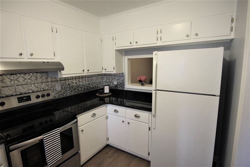 114 Cimmaron Ct, Cary, NC 27511