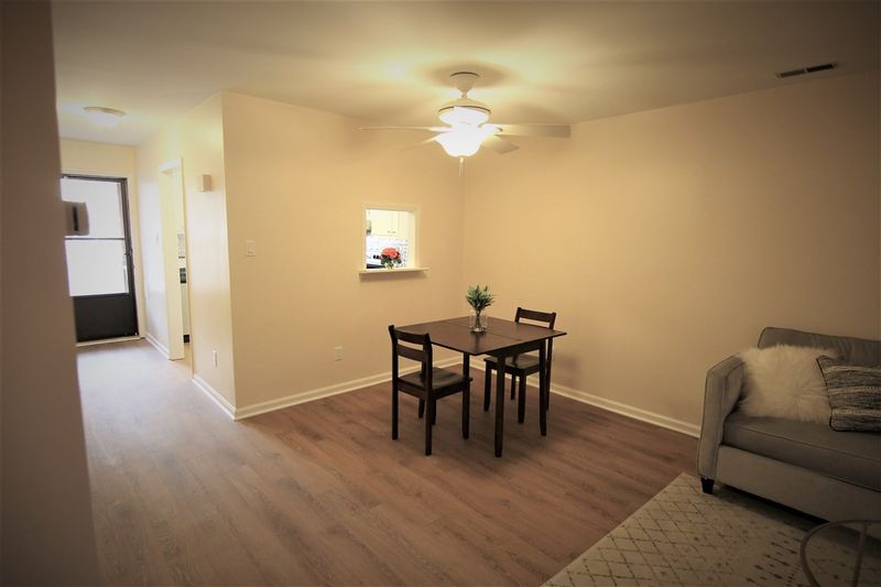 114 Cimmaron Ct, Cary, NC 27511