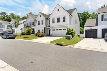 114 Curling Creek Dr, Clayton, NC 27527