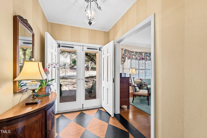 114 Drewry Ln, Raleigh, NC 27609