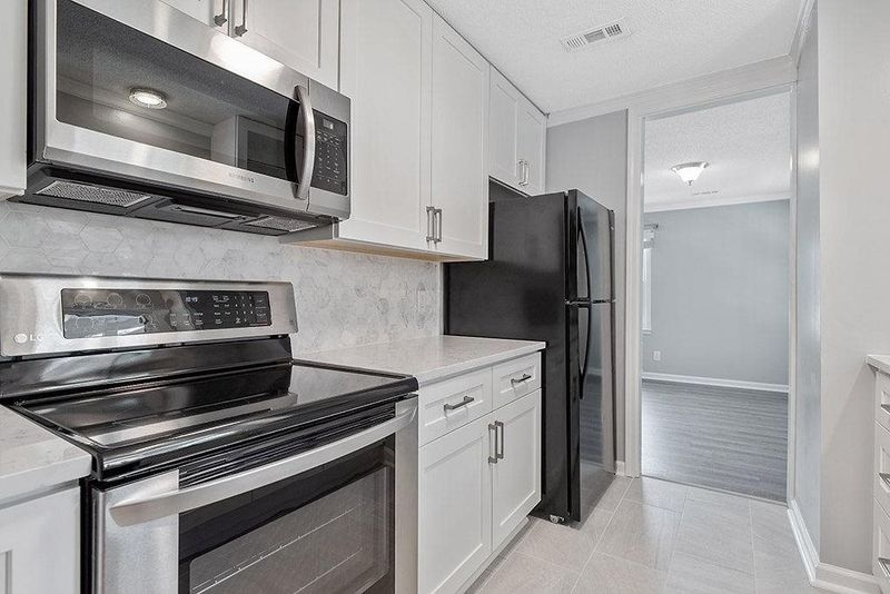 114 Drummond Pl #3B, Cary, NC 27511