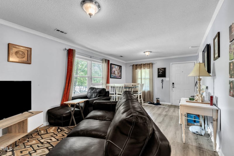 114 Drummond Pl, Cary, NC 27511