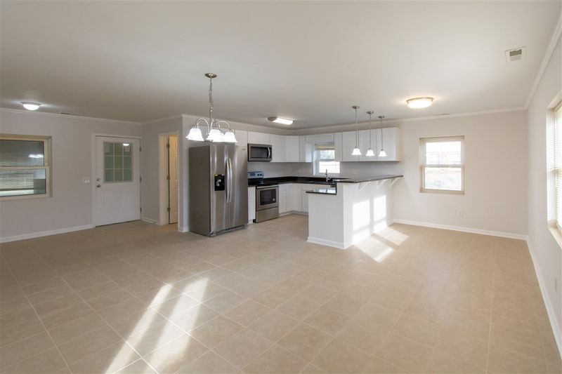 114 Eastway Ln, Graham, NC 27523