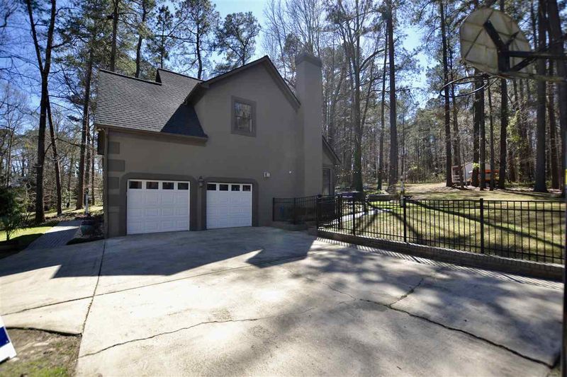 114 Edgewater Dr, Clayton, NC 27520