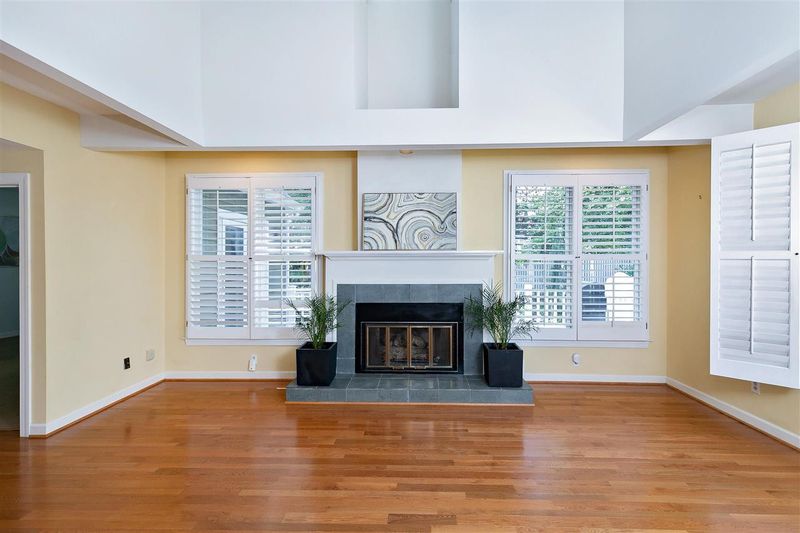 114 Kemper Ln, Cary, NC 27518