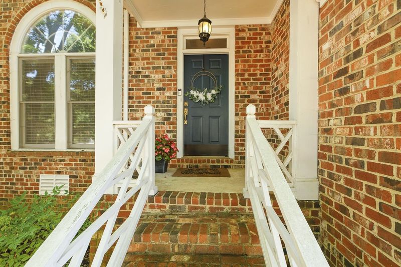 114 Kirkfield Dr, Cary, NC 27518