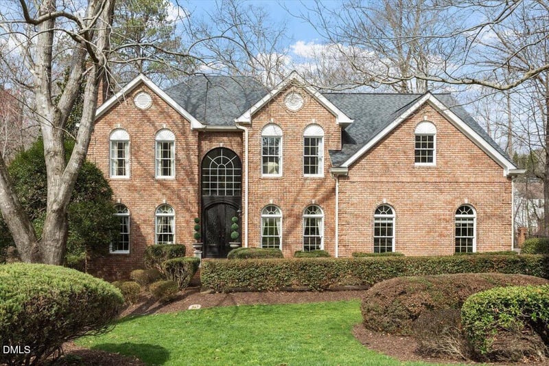 114 Large Oaks Dr, Cary, NC 27518
