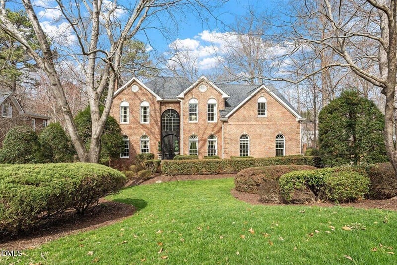 114 Large Oaks Dr, Cary, NC 27518