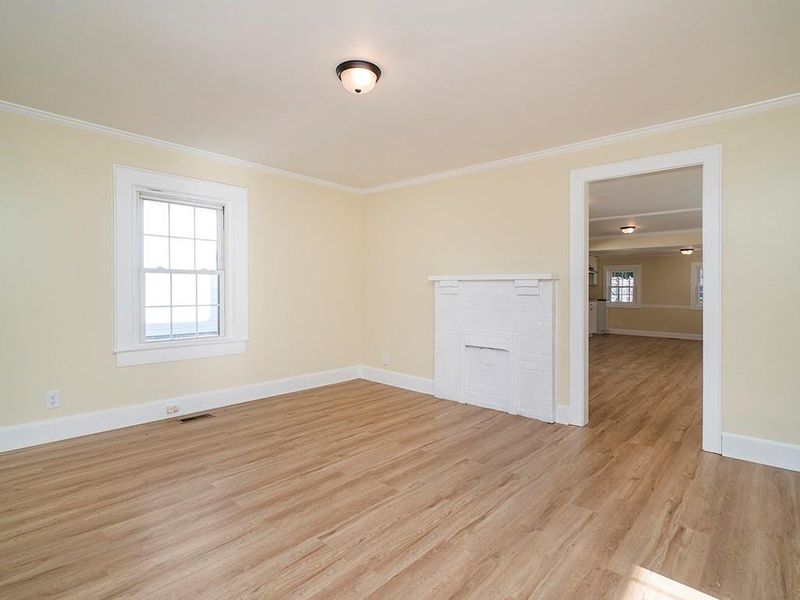 114 Markham St, Burlington, NC 27215