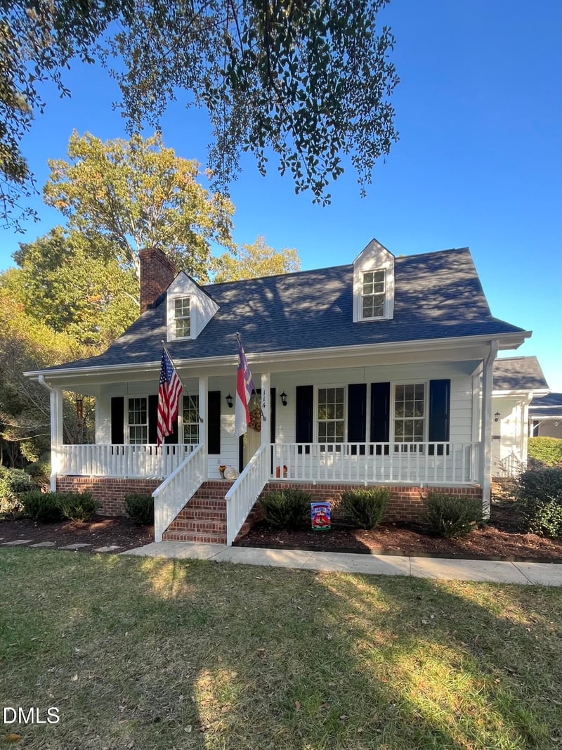 114 Oakdale St, Fuquay Varina, NC 27526