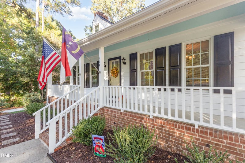 114 Oakdale St, Fuquay Varina, NC 27526